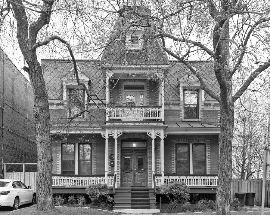 Oral History (Life-Story Interviews, T.C. Bulmer, Women Volunteers, Ross Eveleigh Johnson), Sept. 2017 (Vol. 18, No. 1), Photo: 72 York Avenue, Photo: Mika Goodfriend